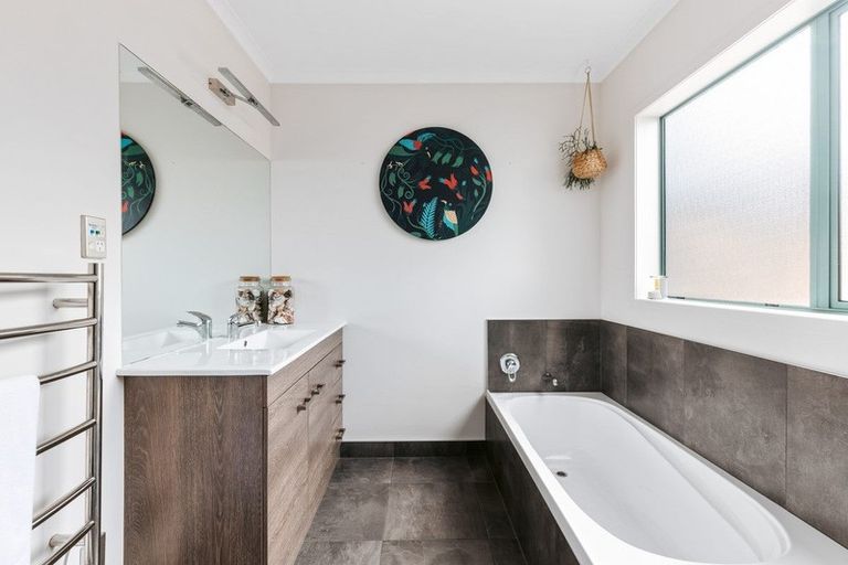 Photo of property in 157b Dickson Road, Papamoa Beach, Papamoa, 3118