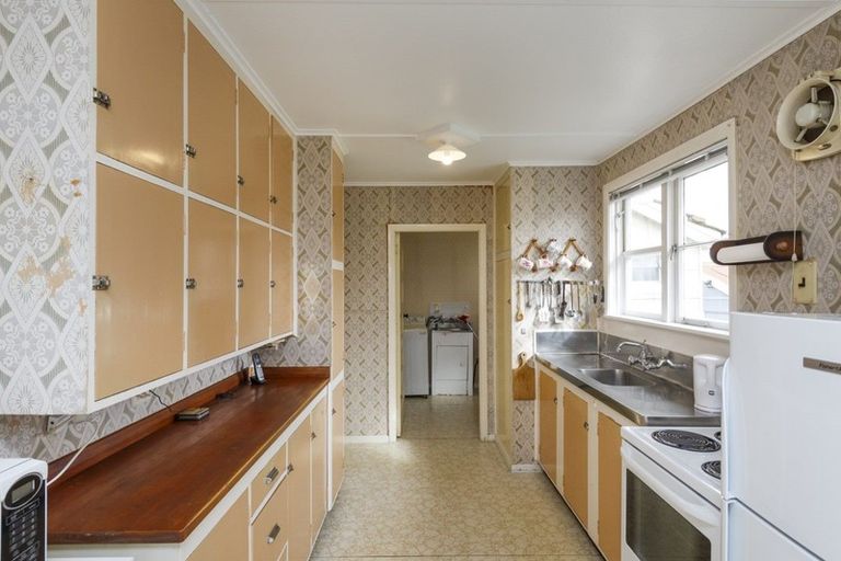 Photo of property in 42 Tweed Street, Roslyn, Palmerston North, 4414