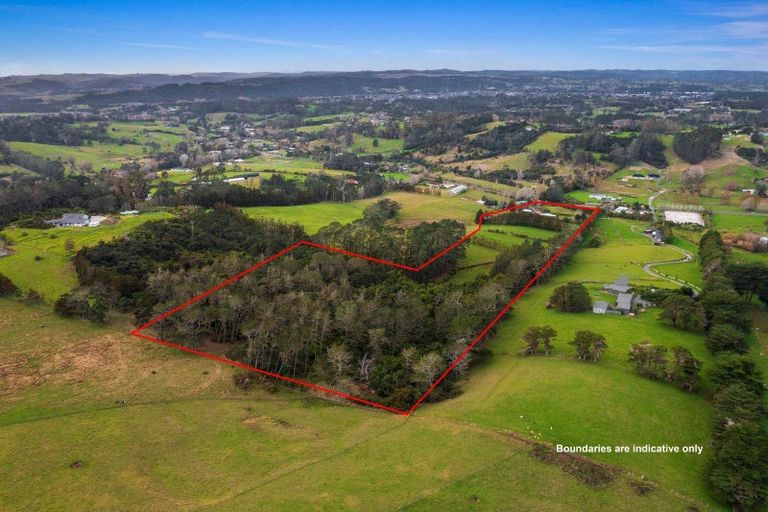 Photo of property in 76 Awa Road, Kumeu, 0891