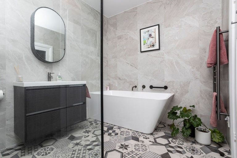 Photo of property in 24 Chamberlain Street, Dannevirke, 4930