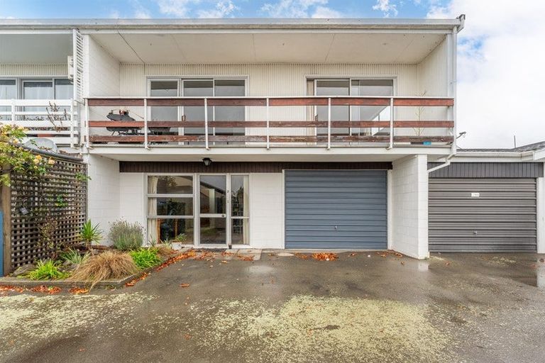 Photo of property in 2/95 Avenue Road, West End, Timaru, 7910