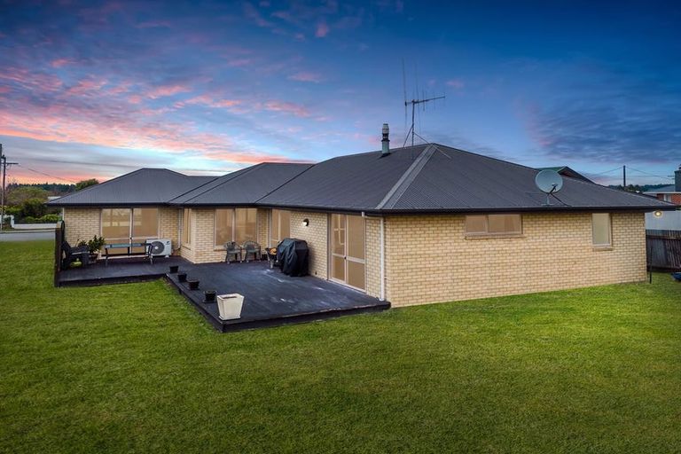 Photo of property in 8 Studholme Street, Waimate, 7924