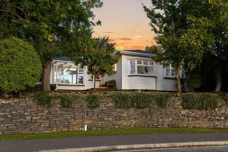 Photo of property in 211 Fifield Terrace, Opawa, Christchurch, 8023