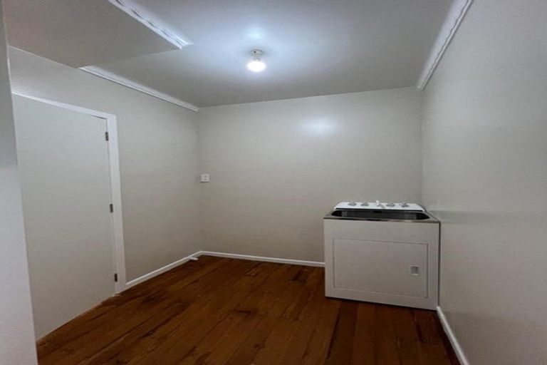 Photo of property in 130a Awaroa Road, Helensville, 0800