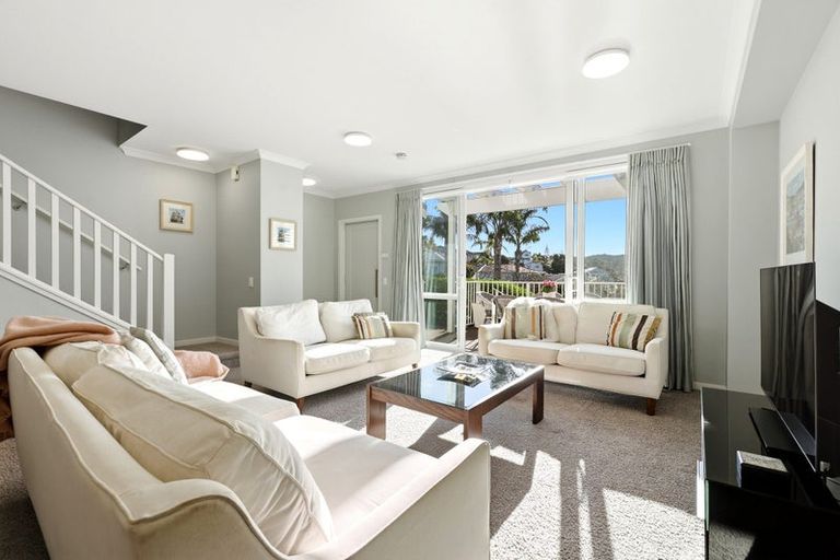 Photo of property in 56 Panorama Heights, Orewa, 0931