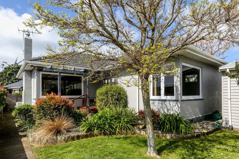 Photo of property in 153 Mangorei Road, Merrilands, New Plymouth, 4312