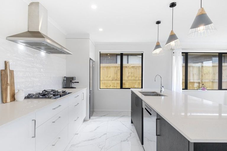 Photo of property in 29 Pouate Way, Waiuku, 2123