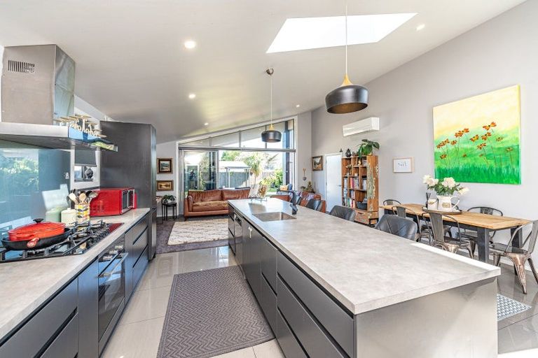 Photo of property in 3 Kamahi Street, Castlecliff, Whanganui, 4501