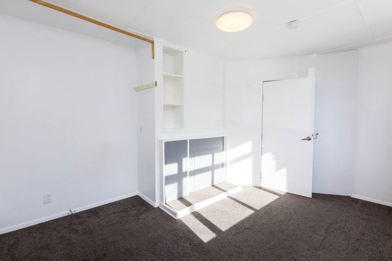 Photo of property in 35 Hanson Grove, Stokes Valley, Lower Hutt, 5019