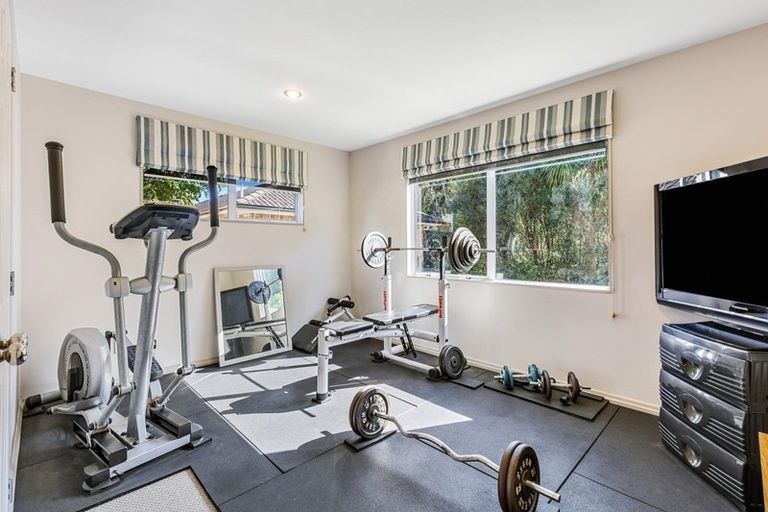 Photo of property in 20 Kunzea Place, Greenhithe, Auckland, 0632