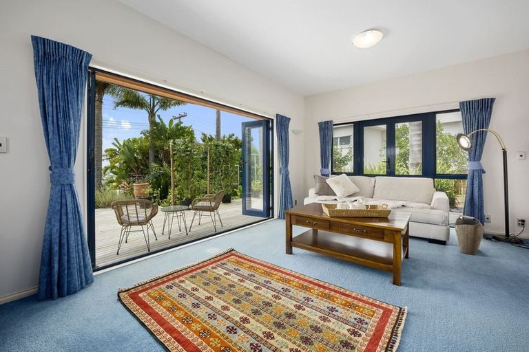 Photo of property in 6a Mizpah Road, Torbay, Auckland, 0630