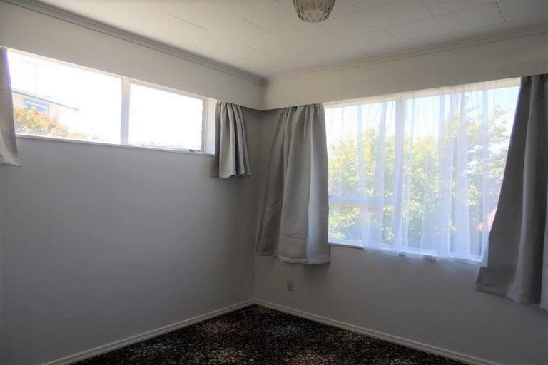 Photo of property in 6b Reese Jones Grove, Maungaraki, Lower Hutt, 5010