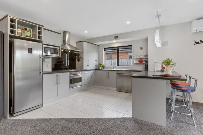 Photo of property in 10c Virginia Place, Whalers Gate, New Plymouth, 4310