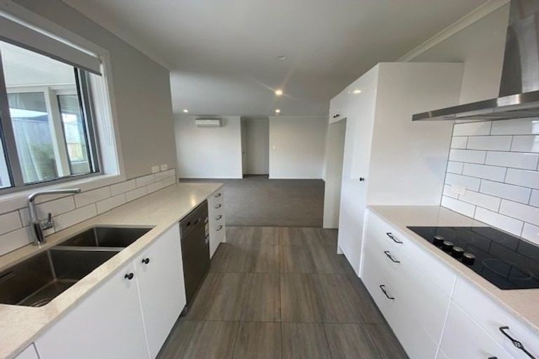 Photo of property in 11 Richardson Road, Omokoroa, 3114