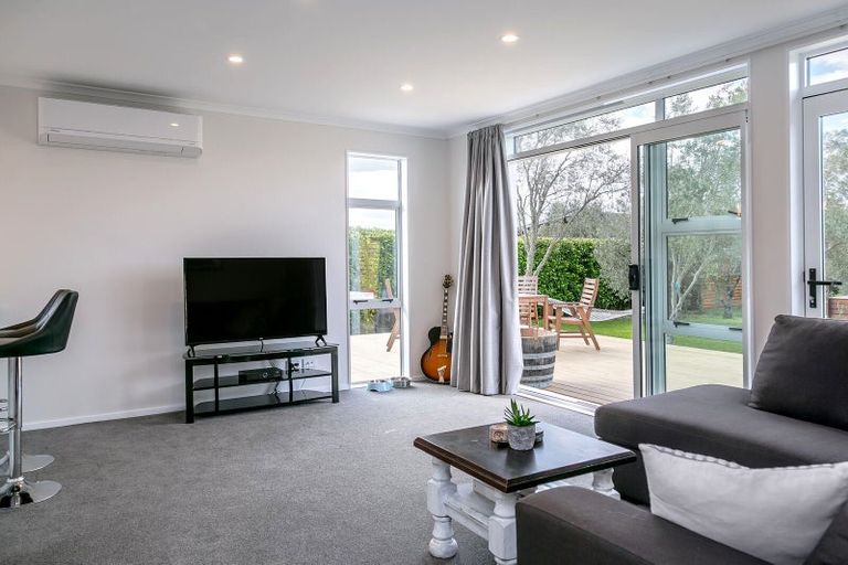 Photo of property in 20 Burgundy Drive, Martinborough, 5711