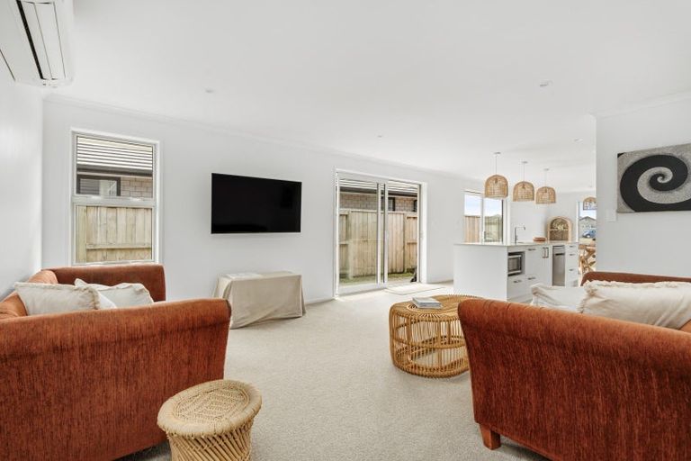 Photo of property in 83 Hills View Drive, Papamoa, 3118