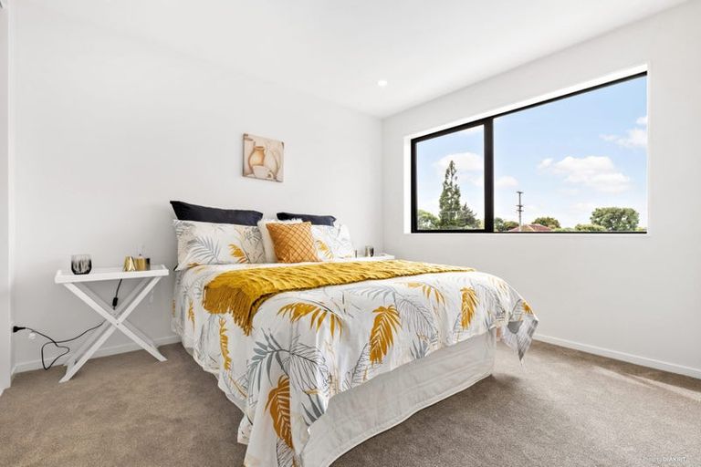 Photo of property in 53a Taikata Road, Te Atatu Peninsula, Auckland, 0610