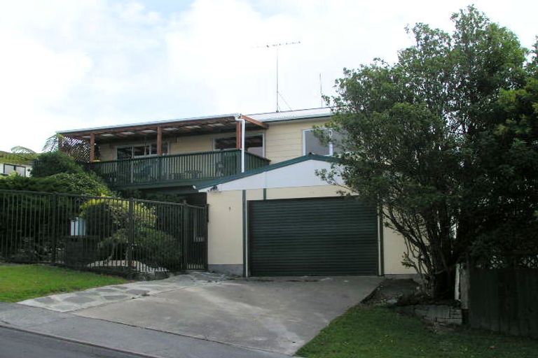 Photo of property in 9 Raelene Place, Massey, Auckland, 0614