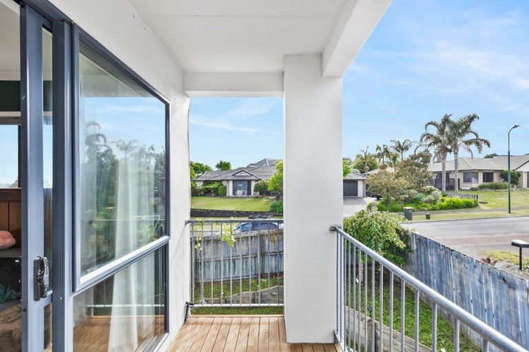 Photo of property in 12 Roy Maloney Drive, Henderson, Auckland, 0612