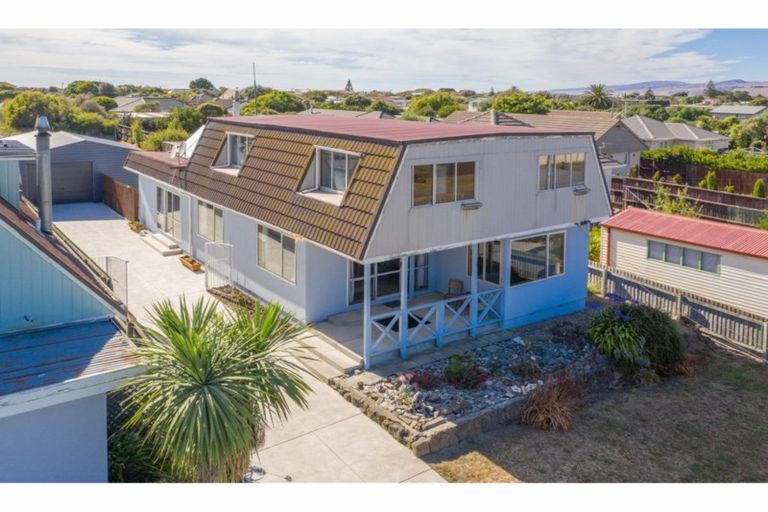 Photo of property in 213 Estuary Road, South New Brighton, Christchurch, 8062