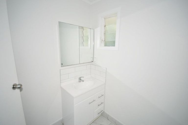 Photo of property in 9 Aronui Terrace, Kelston, Auckland, 0602