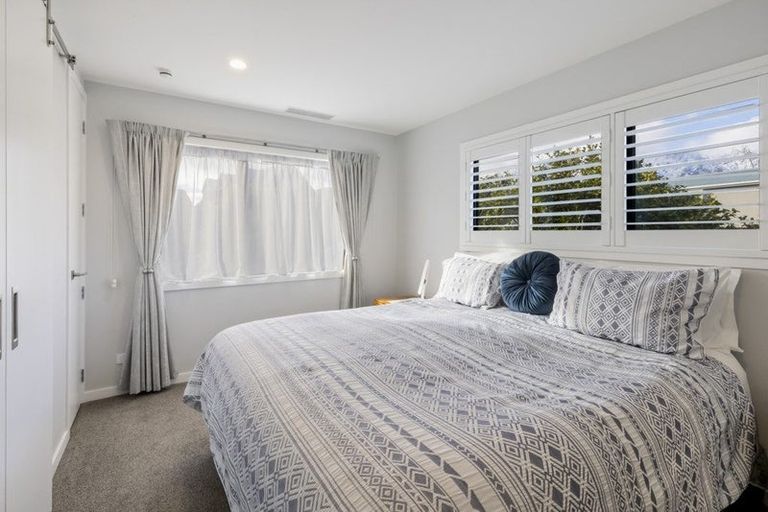 Photo of property in 18 Poplar Drive, Kelvin Heights, Queenstown, 9300