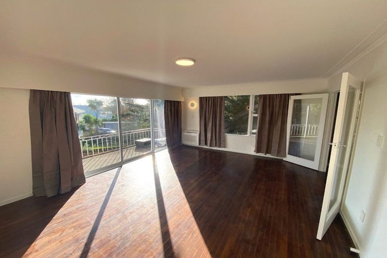 Photo of property in 30 Lawrence Crescent, Hillpark, Auckland, 2102