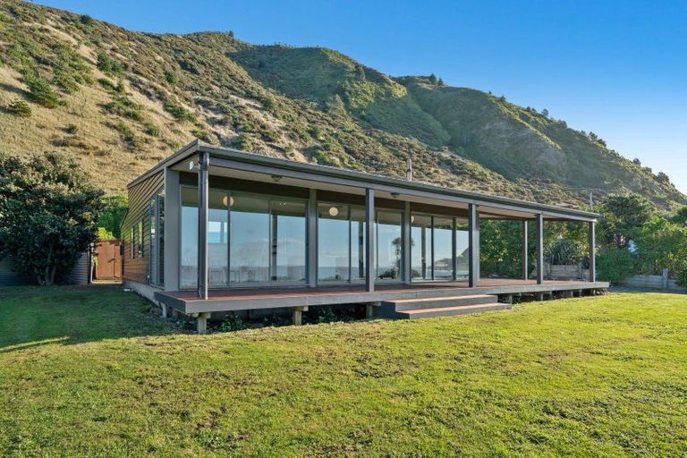 Photo of property in 149 Te Awaiti Road, Tora, Martinborough, 5782