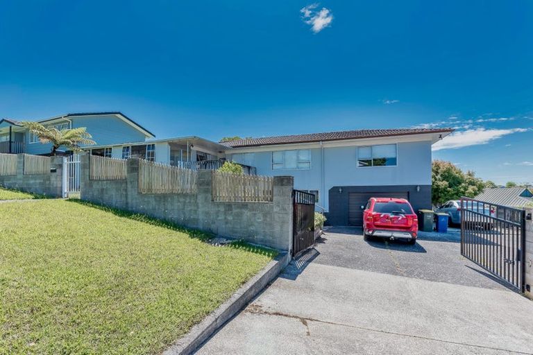 Photo of property in 5 Sumich Place, West Harbour, Auckland, 0618