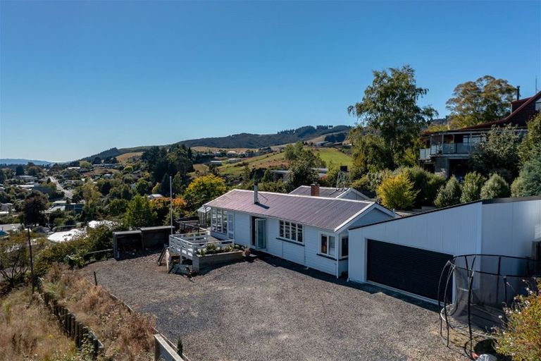 Photo of property in 21 Castle Street, Waihola, Milton, 9073