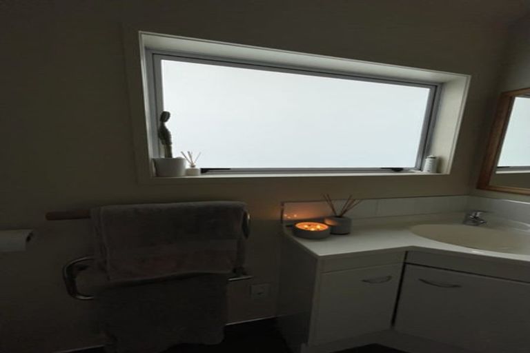 Photo of property in 11 Coronation Street, Belmont, Auckland, 0622