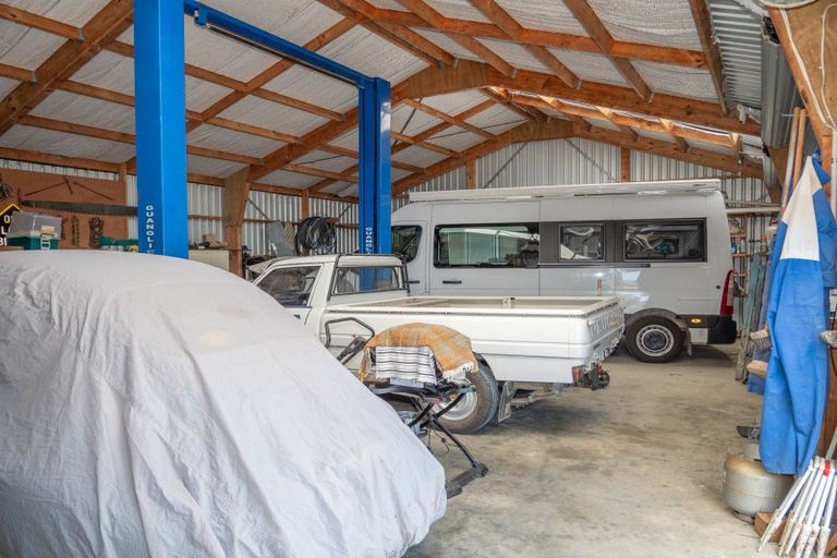 Photo of property in 39 Seaview Road, Cable Bay, 0420