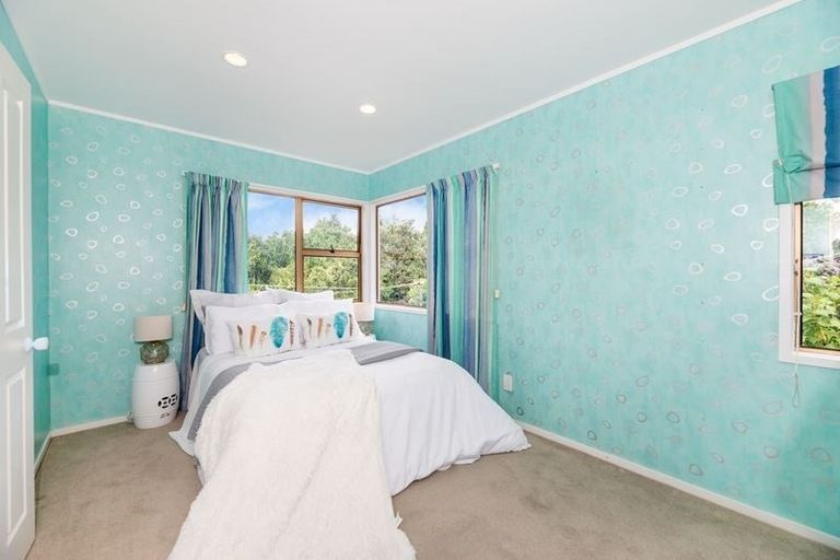 Photo of property in 11 View Road, Shelly Park, Auckland, 2014