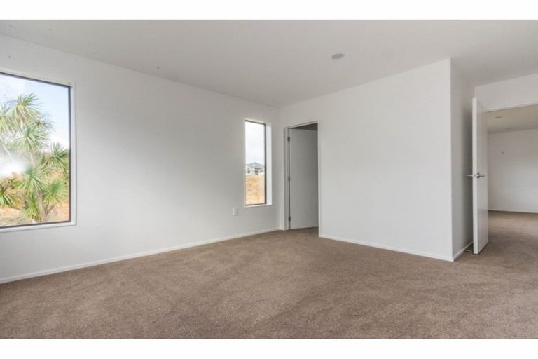 Photo of property in 139 Tiriwa Drive, Massey, Auckland, 0614