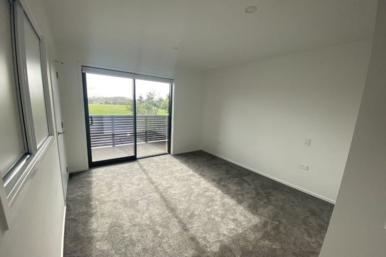 Photo of property in 3/216 Rosebank Road, Avondale, Auckland, 1026