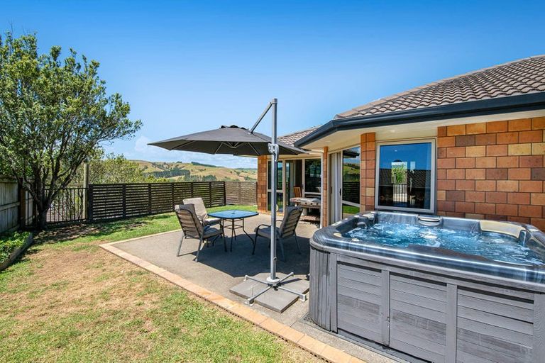 Photo of property in 31 Te Kauri Place, Helensville, 0800