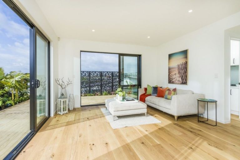 Photo of property in 5 Tawatawa Street, Long Bay, Auckland, 0630