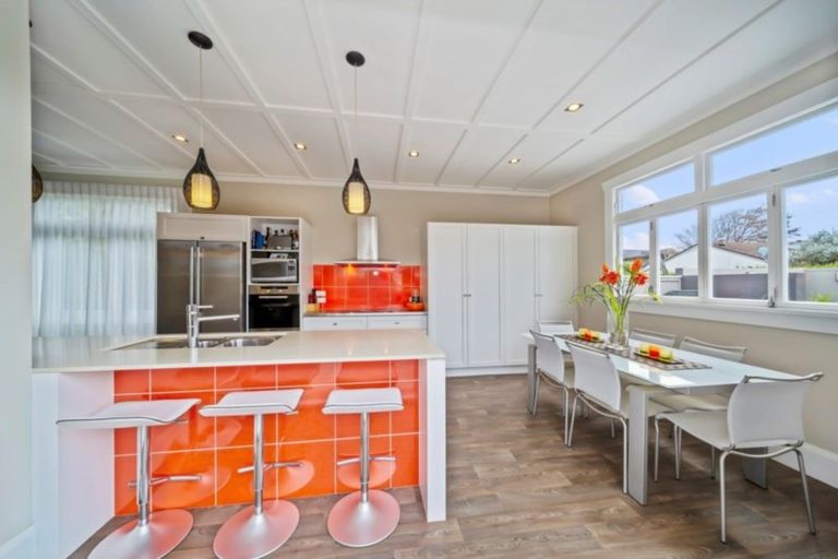 Photo of property in 30 Wallace Place, Westown, New Plymouth, 4310