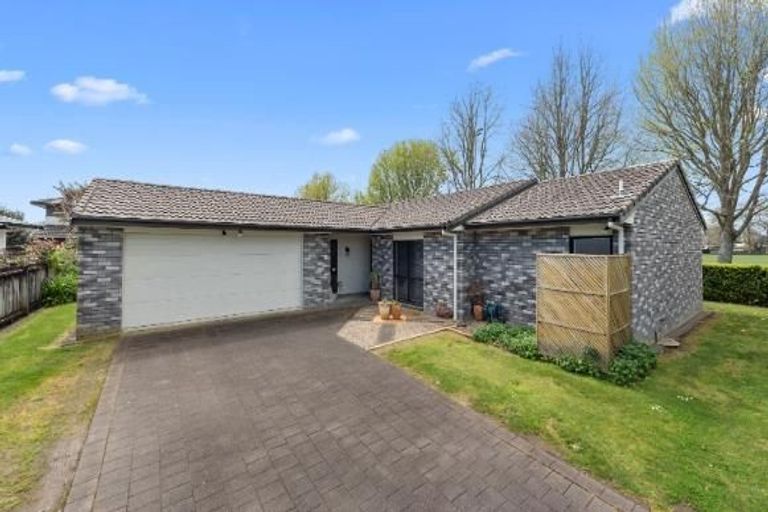 Photo of property in 25 Commodore Avenue, Flagstaff, Hamilton, 3210