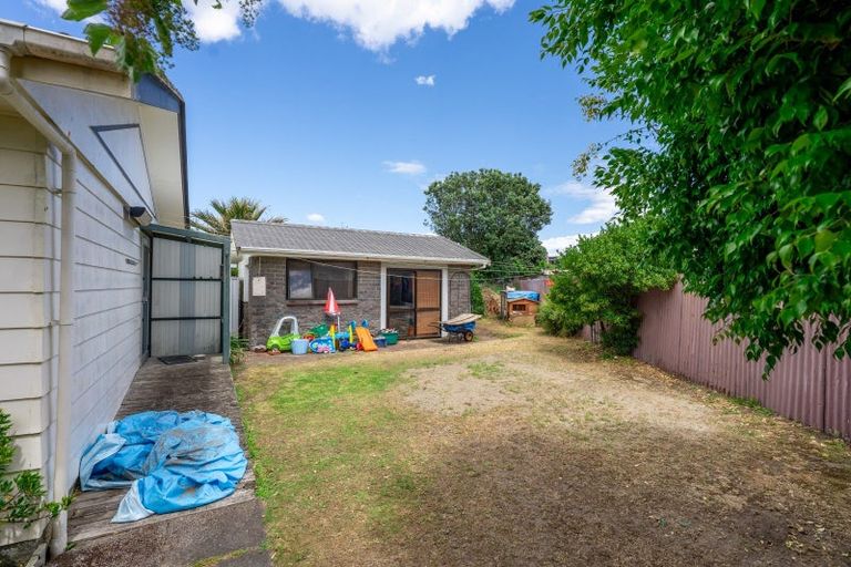 Photo of property in 6 Colenso Place, Otaki Beach, Otaki, 5512