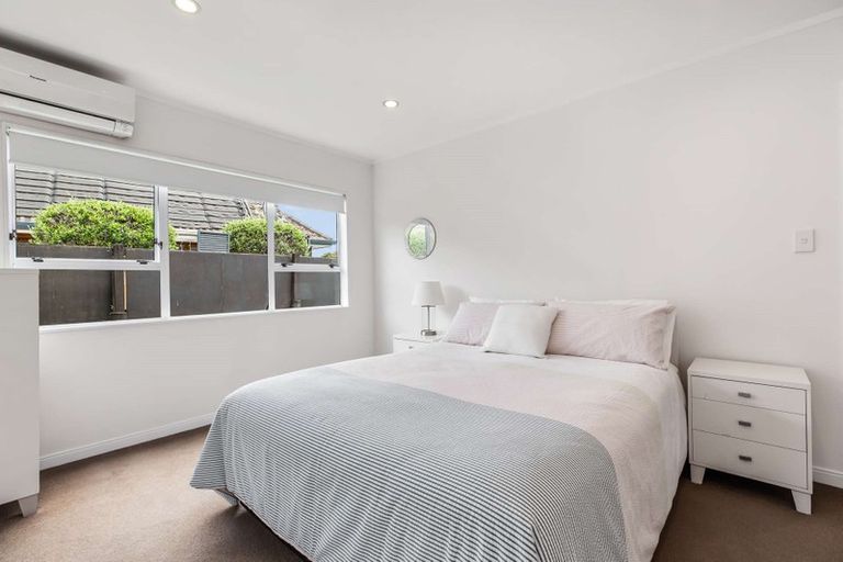 Photo of property in 2/17 Beach Road, Pahurehure, Papakura, 2113