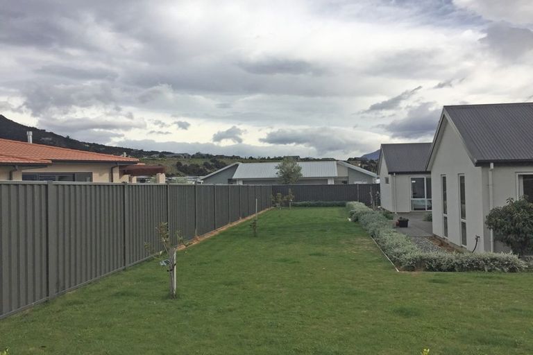 Photo of property in 9 Marbleleaf Lane, Albert Town, Wanaka, 9305