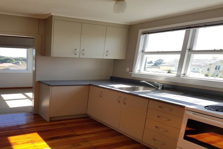 Photo of property in 3/53 Young Street, New Plymouth, 4310