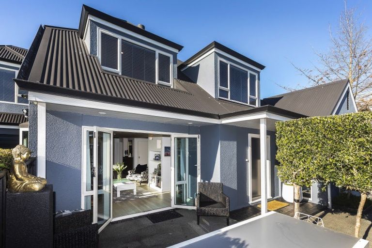 Photo of property in 30a Waiwetu Street, Fendalton, Christchurch, 8052