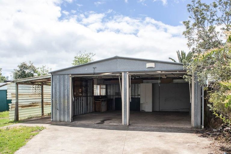 Photo of property in 8 Styca Place, Sunnyvale, Auckland, 0612