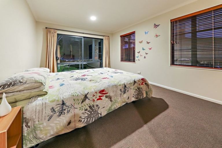 Photo of property in 11 Karson Place, Flat Bush, Auckland, 2016