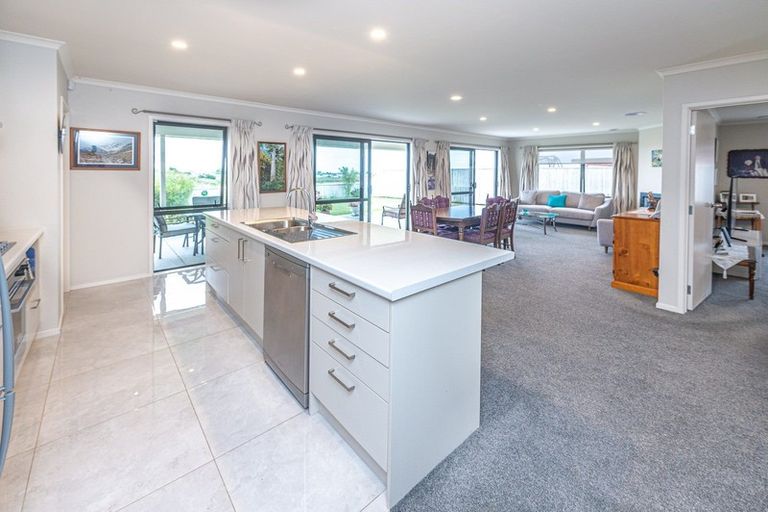 Photo of property in 33 Magnolia Crescent, Tawhero, Whanganui, 4501