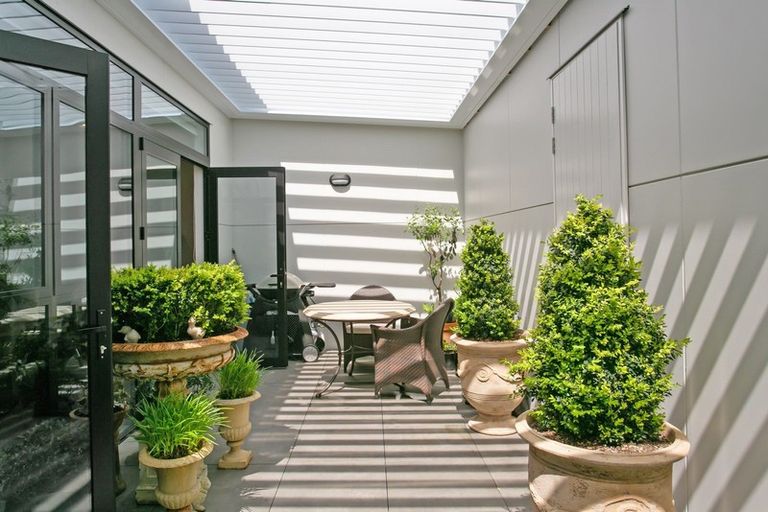 Photo of property in 204/86 Alpha Street, Cambridge, 3434