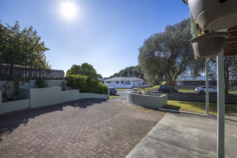 Photo of property in 27 Glamis Avenue, Bell Block, New Plymouth, 4312