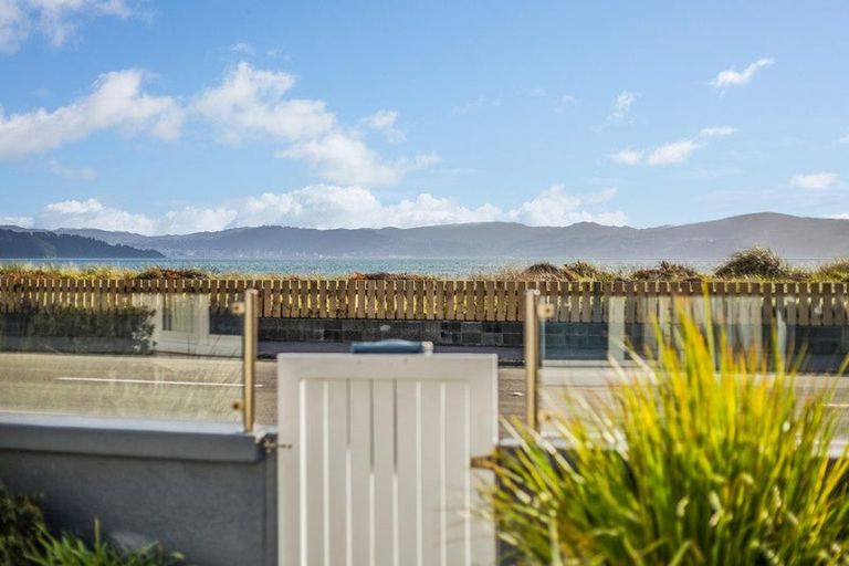 Photo of property in 7 Marine Parade, Eastbourne, Lower Hutt, 5013